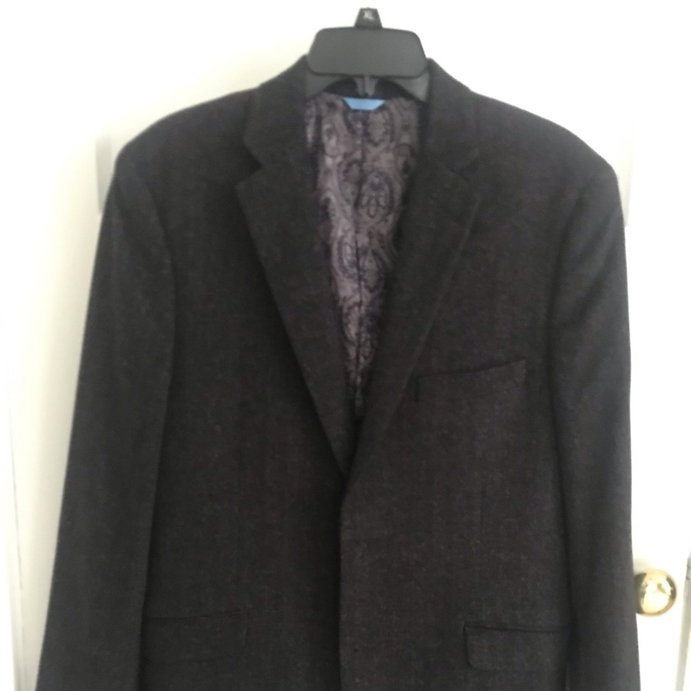 Men’s dark purple sports coat. Size 40.